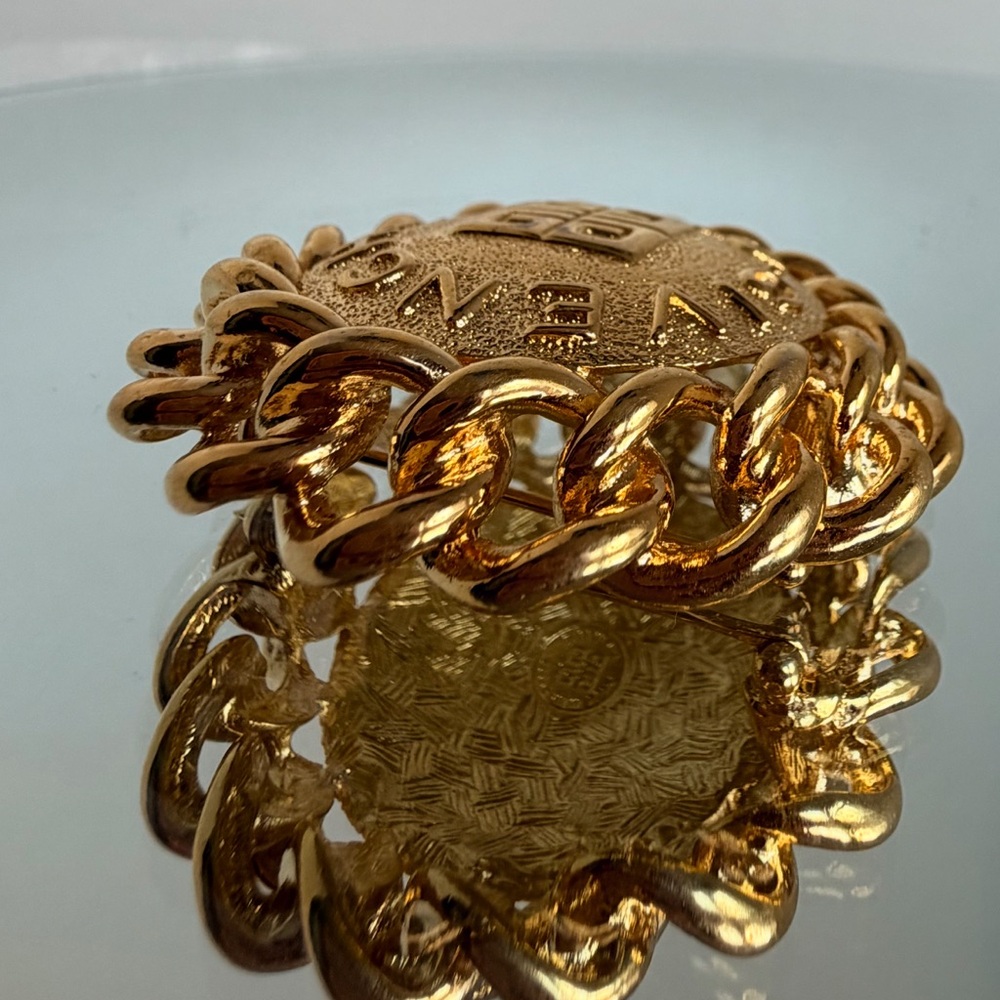 Vintage Givenchy Lux Logo Brooch Matte Gold - Picture 8 of 9